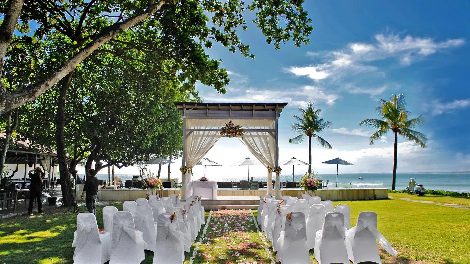 Bali Garden Beach Resort Kuta Lombok